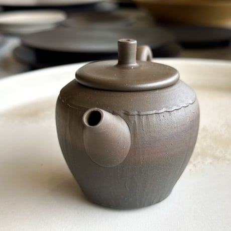 甚秋  伊藤成二  Jinshu  Seiji Ito  窯変  削ぎ 後手急須  　ST0621