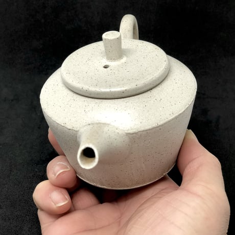 甚秋  伊藤成二  Jinshu  Seiji Ito  白 削ぎ 印籠蓋 後手急須 　ST0361