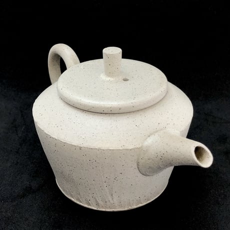 甚秋  伊藤成二  Jinshu  Seiji Ito  白 削ぎ 印籠蓋 後手急須 　ST0361