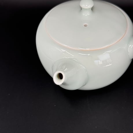 前川淳蔵 Junzo Maekawa 青磁 丸型急須　ST0721