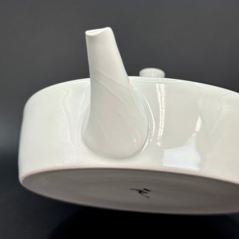 前川妙子 Taeko Maekawa 染付 藤燕 平急須 ST0742 | TOKONAME