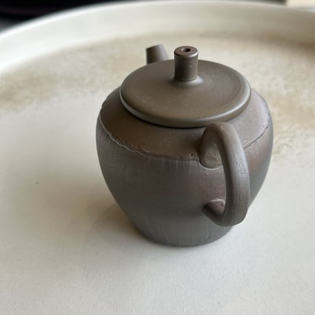 甚秋  伊藤成二  Jinshu  Seiji Ito  窯変  削ぎ 後手急須  　ST0621