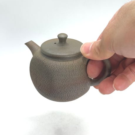 甚秋  伊藤成二  Jinshu  Seiji Ito  窯変 嵐絞り茶壺　ST1072