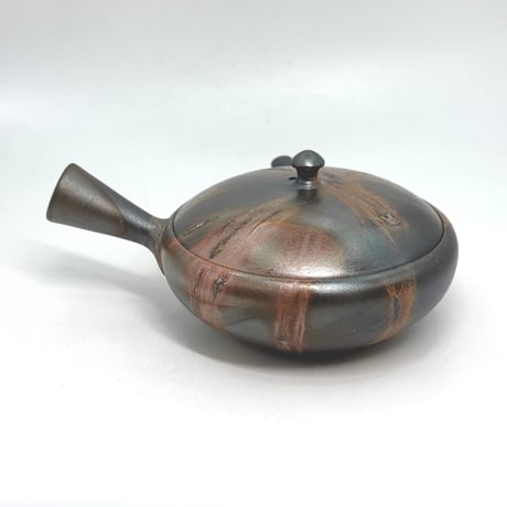 水野陽景 Yokei Mizuno  炭化窯変 焼締火襷 平型小茶注　ST1057