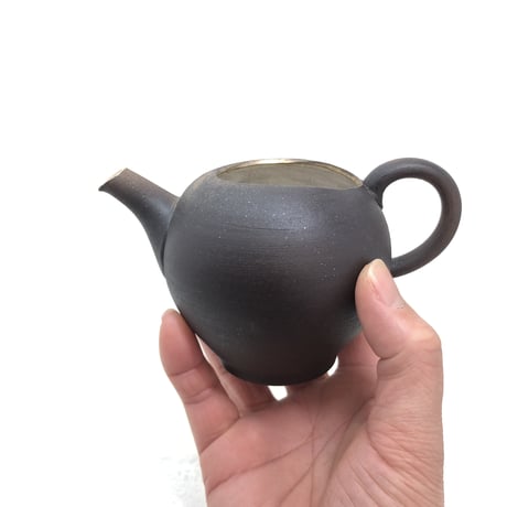 甚秋  伊藤成二  Jinshu  Seiji Ito  黒 牡蠣殻掛け 茶海 　ST0420