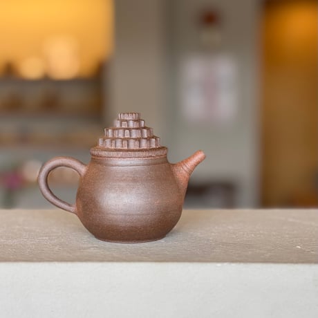 小北條 Kohokujo 焼締 彫印籠蓋 後手茶注　ST1152