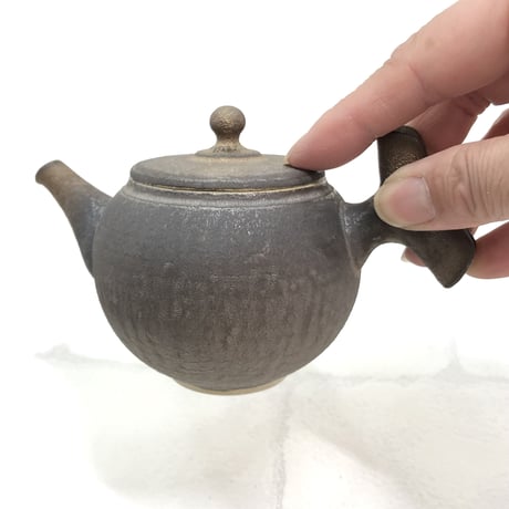 前川淳蔵 Junzo Maekawa 黒金彩 印籠蓋 後手急須　ST0403