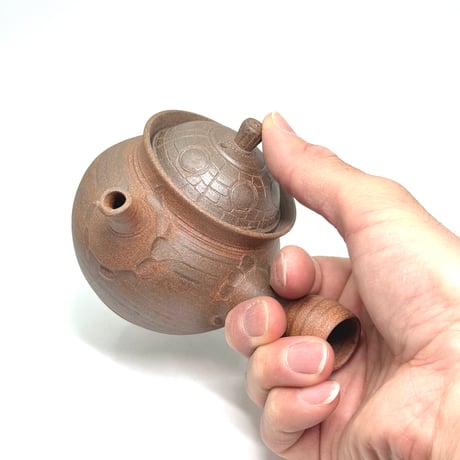 小北條 Kohokujo 焼締彫蓋 急須　ST1055