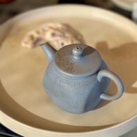 甚秋  伊藤成二  Jinshu  Seiji Ito  空色 嵐絞り 茶壺 　ST0725