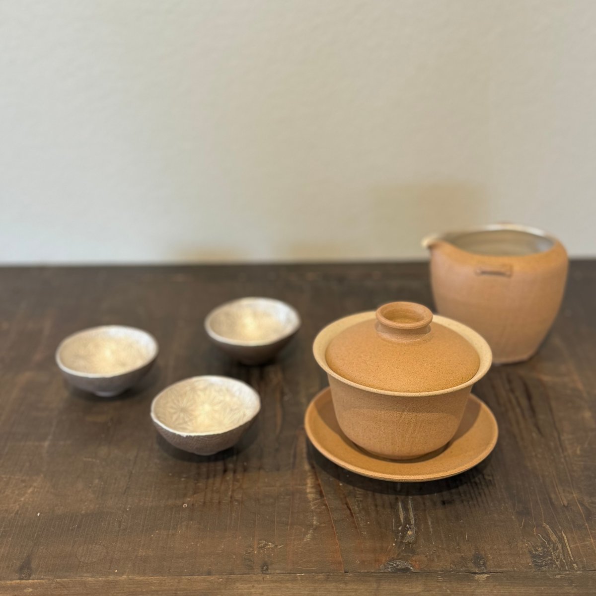 【 変り形二重双耳壺 】　蔵出品 　古陶　古窯　　　K0317A 都築青峰 Seiho Tsuzuki 黒 紅葉 蓋碗 皿付 ST0057 | TOKONAME