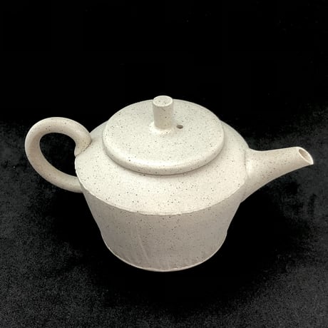 甚秋  伊藤成二  Jinshu  Seiji Ito  白 削ぎ 印籠蓋 後手急須 　ST0361