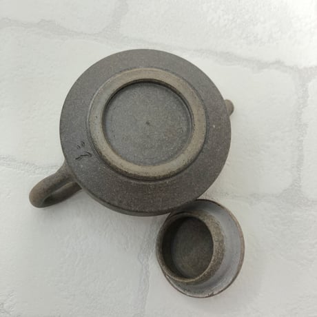 谷川仁 Hitoshi Tanikawa 炭化藻掛け 印籠蓋 後手急須　ST0387
