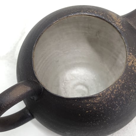 甚秋  伊藤成二  Jinshu  Seiji Ito  黒 牡蠣殻掛け 茶海 　ST0420