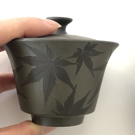 都築青峰 Seiho Tsuzuki 黒 紅葉 蓋碗 皿付　ST0057