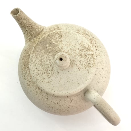 甚秋  伊藤成二  Jinshu  Seiji Ito  白 牡蠣殻掛け 後手急須 　ST0311
