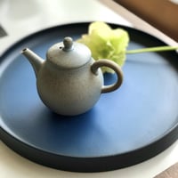 甚秋  伊藤成二  Jinshu  Seiji Ito  空色 牡蠣殻掛け 後手急須 　ST0457
