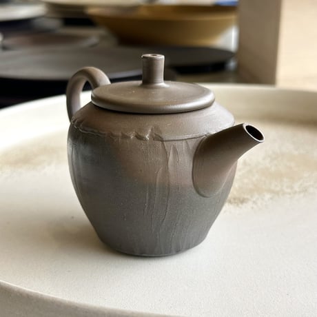 甚秋  伊藤成二  Jinshu  Seiji Ito  窯変  削ぎ 後手急須  　ST0621