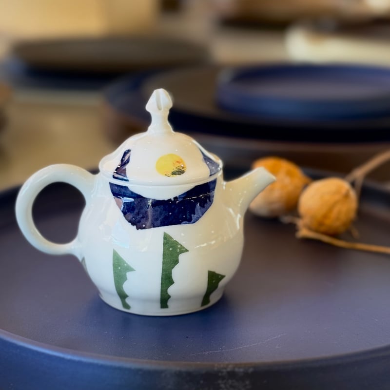 m*g様 ラスト1点　激レア　美品　大分県産　蓋付き　オンセンゴマツボ 一ツ松綾乃 Ayano Hitotsumatsu 和紙染め 後手急須 (月を呼ぶ山) ST09