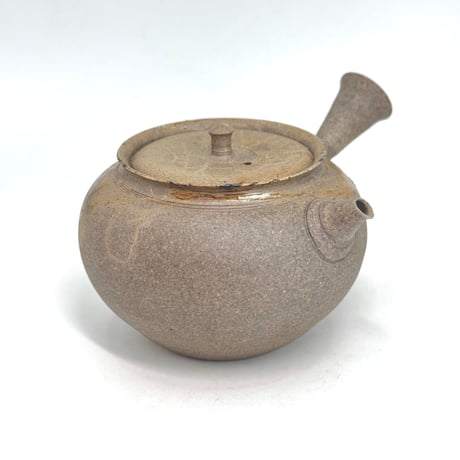小俣冠丞 Kanjo Omata  焼締藻掛茶注（丸型）　ST1048