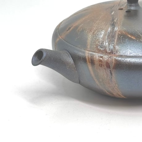 水野陽景 Yokei Mizuno  炭化窯変 焼締火襷 平型小茶注　ST1057