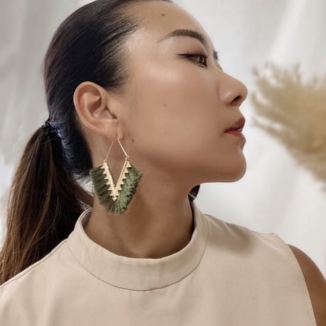 ethnic fringe pierced earrings // khaki [no.3009]