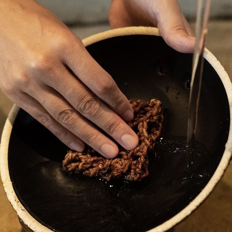 柿渋染麻紐たわし | POT Dye & Design