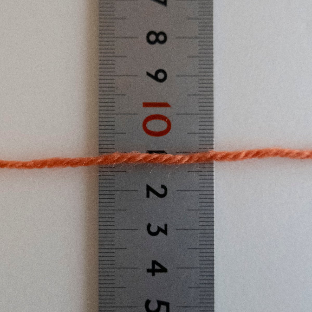 インド茜染め(アルミ媒染)ウール100%糸 No.4 | POT Dye & Design