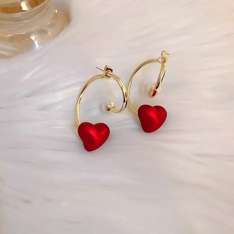 Elegant Back Heart Pierce