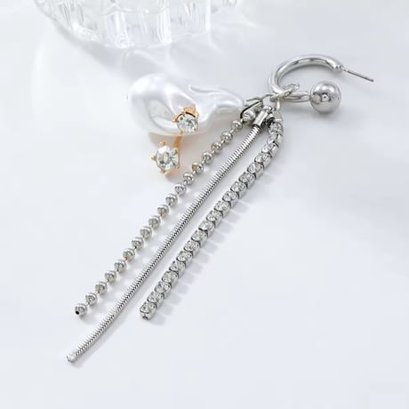 Asymmetry Baroquepearl Tassel Pierce