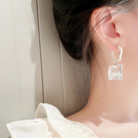 Icecube Hoop Pierce
