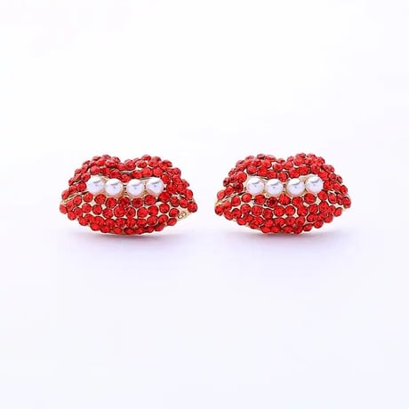Lip on Pearl Pierce