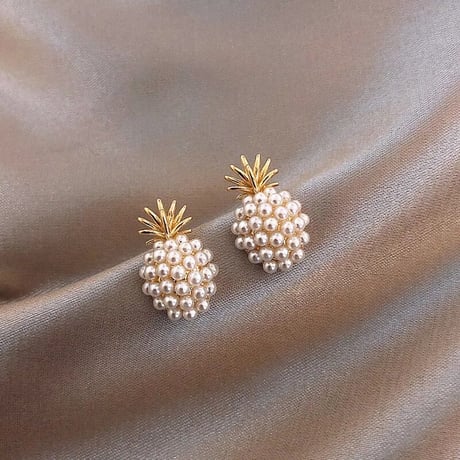 Small Pineapple Pearl Pierce