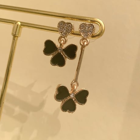 Asymmetry Clover Pierce/2color