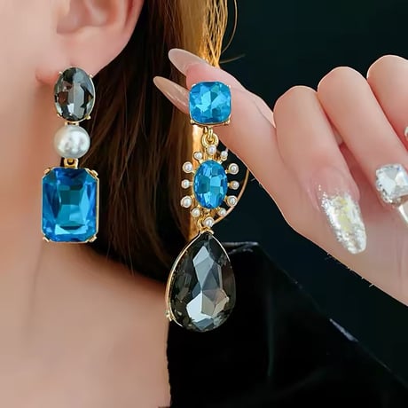 Asymmetry Bijou Drop Pierce