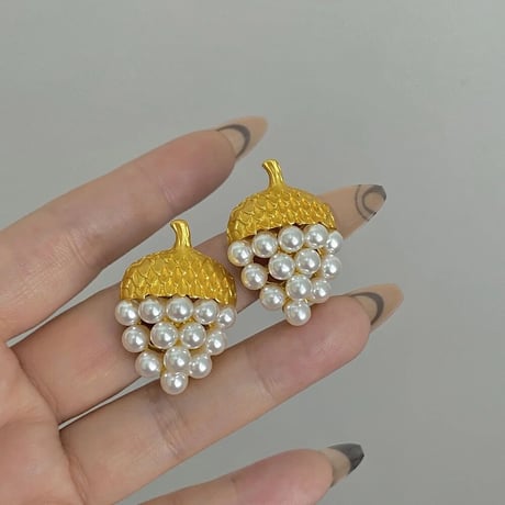 Nuts Pearl Pierce