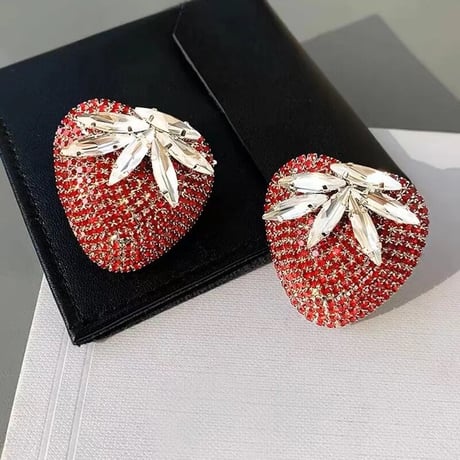 Strawberry Bijou Pierce