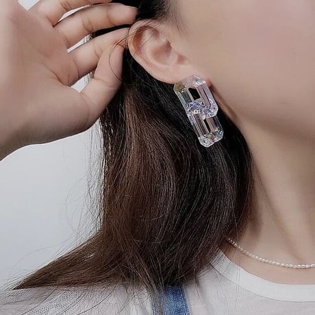 Aurora Square Chain Pierce