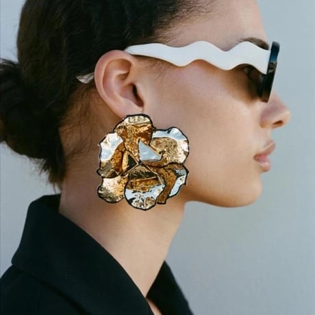 Metal Bicolor Flower Pierce