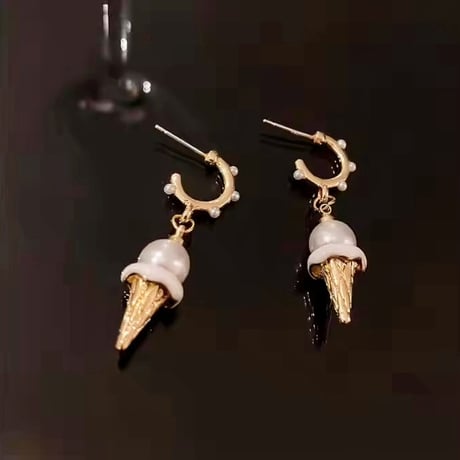 Pearl Icecream Hoop Pierce
