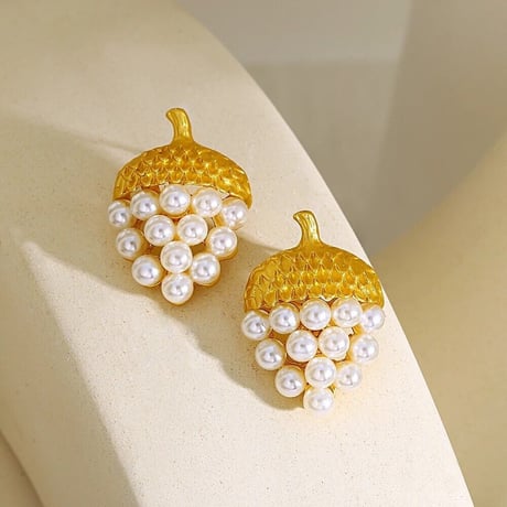 Nuts Pearl Pierce