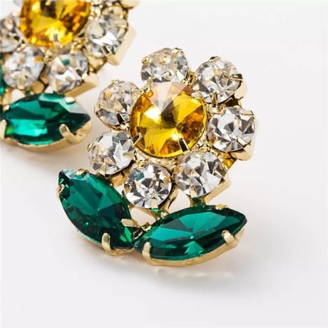 Crystal Flower Pierce