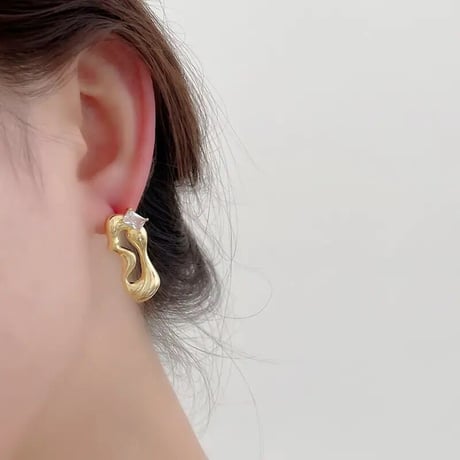 Metal Distorted Shape Pierce/2color