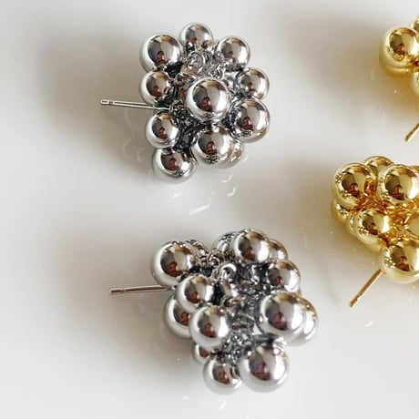 Metal Ball Aggregation Pierce/2color