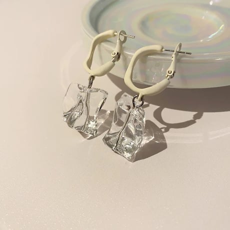 Icecube Hoop Pierce