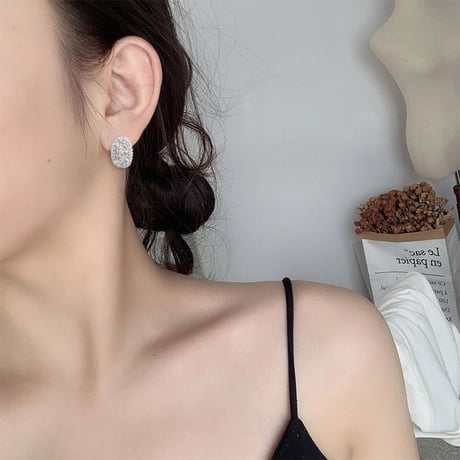 Ovall Pave Small Pierce