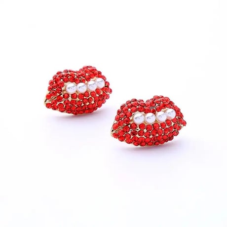 Lip on Pearl Pierce