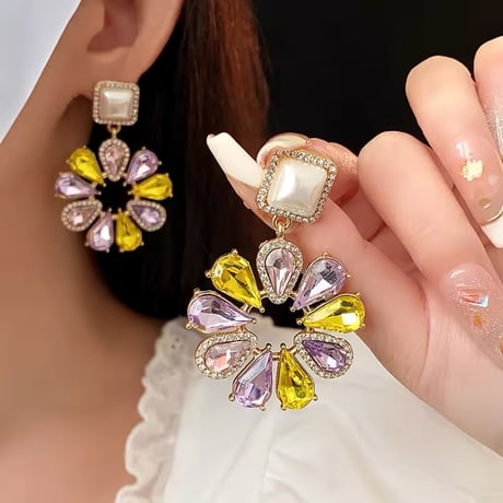Teardrop Circle Flower Pierce