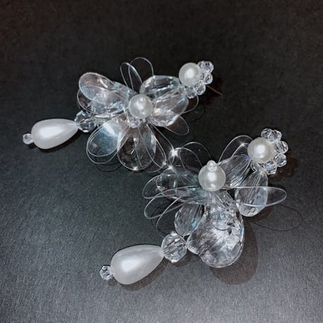Clear Flower Beads Pierce