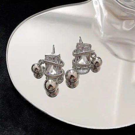 Crystal  Around Metalball Pierce