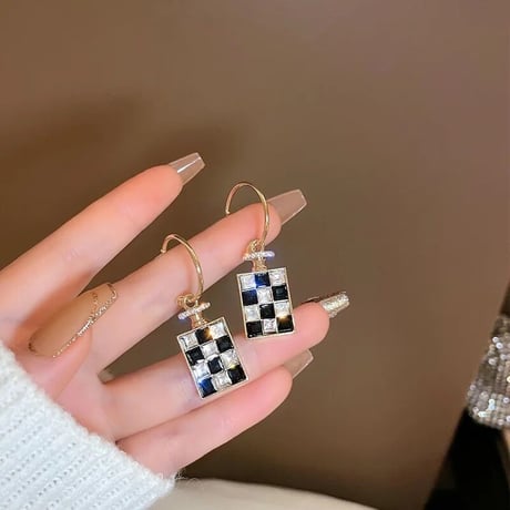 Plaid Perfume Bottle Pierce